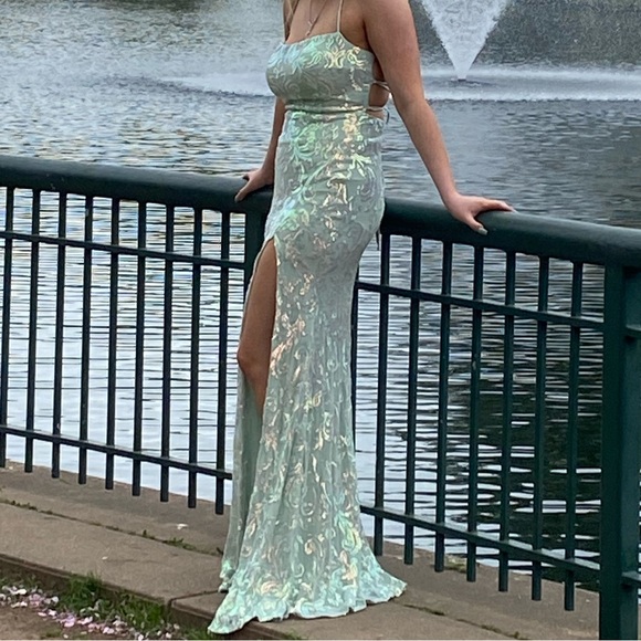 Windsor Dresses & Skirts - Windsor prom dress